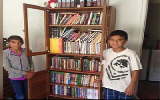 Cậu bé nghèo ham đọc sách nhận được tủ sách 'khủng'