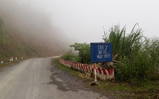 Đá lăn từ trên núi xuống đè chết hai mẹ con