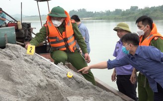 Nghệ An: Khởi tố vụ án khai thác cát lậu trên sông Lam