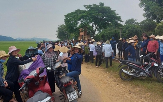 Hàng trăm học sinh không đến trường: Chính quyền đối thoại với phụ huynh