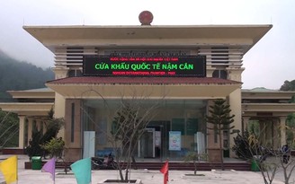 Bắt 3 cán bộ Chi cục Hải quan cửa khẩu Nậm Cắn vì nhận hối lộ