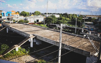 Cầu Tân Kỳ - Tân Quý 4 năm nằm phơi nắng mưa, khi nào hoàn thành?