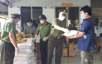 TP.HCM: Công an Q.Bình Tân xuất quân hỗ trợ người dân gặp khó khăn trên địa bàn