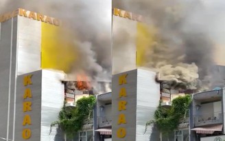TP.HCM: Cháy lớn quán karaoke trên đường Sư Vạn Hạnh