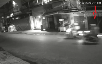 TP.HCM: Điều tra vụ 2 cô gái bị đe dọa, cướp xe máy lúc 1 giờ sáng