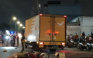 Bình Dương: Tai nạn giữa xe thư báo và xe máy khiến nam thanh niên tử vong