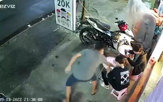 TP.HCM: Một quán trà sữa ở Q.Tân Phú liên tiếp bị 2 vụ cướp giật, trộm điện thoại