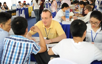Tổng lãnh sự Mỹ tư vấn tìm việc sau du học
