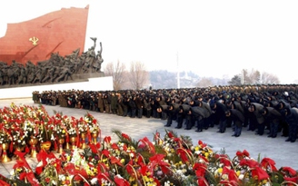 Triều Tiên: 1,2 triệu USD tiền hoa cho sinh nhật Kim Nhật Thành
