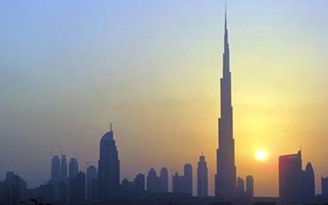 Sau nhà chọc trời, nay UAE muốn xây cả... núi