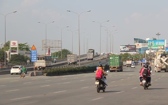 Hạn chế tai nạn giao thông, cấm xe máy chạy trên cầu vượt ngã ba Vũng Tàu