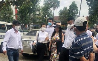 Bà Nguyễn Phương Hằng làm việc với Công an TP.Biên Hòa