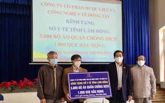 CDC Lâm Đồng tiếp nhận 3.000 bộ áo quần chống dịch Covid-19