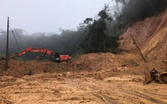 Khẩn trương khắc phục sạt lở đất trên đèo Khánh Lê nối liền Đà Lạt - Nha Trang