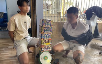 Lâm Đồng: Triệt phá vụ dùng tài khoản Facebook ảo buôn bán pháo hoa trái phép