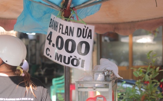 Quán bánh flan 'rẻ nhất Sài Gòn', mỗi ngày bán hơn 1.000 hũ