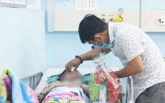 Lời cảm ơn của người cha thay con gái bị ‘bệnh chồng bệnh’ được bệnh viện trả tiền giúp
