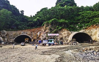 Quảng Ninh thông kỹ thuật hầm xuyên núi bên bờ vịnh Hạ Long