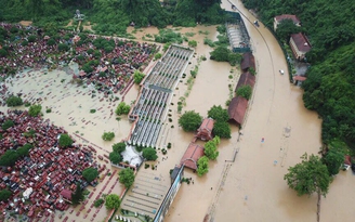 Vừa đầu tư chống ngập lụt khoảng 50 tỉ: QL18 vẫn tê liệt sau mưa to, vì sao?