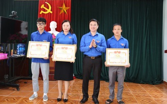Quảng Ninh: Khen thưởng 4 đoàn viên cứu 3 người đuối nước