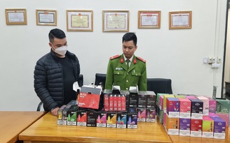 Quảng Ninh: Bắt giữ ô tô chở gần 700 cây thuốc lá điện tử