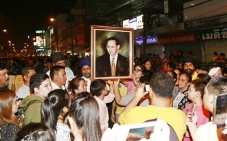 Thương tiếc nhà vua Adulyadej, Thái Lan hủy tất cả hoạt động bóng đá