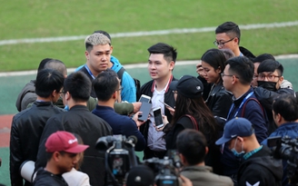 Chủ tịch trẻ nhất V-League không sợ Hà Nội bị đội bóng của Công Phượng soán ngôi vương