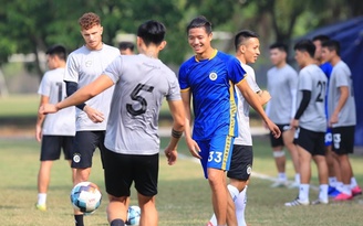 Rimario không tập cùng Hà Nội, á quân V-League dè chừng HAGL tái hợp Kiatisak