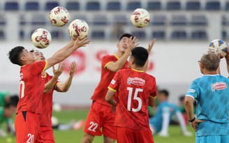 Việt Nam được thưởng 6,8 tỉ đồng nếu vô địch AFF Cup, tập bóng mới của Singapore