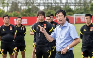 Chủ tịch Liên đoàn bóng đá Trung Quốc làm visa đến Việt Nam cùng hơn 100 người