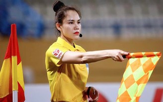 Bóng đá SEA Games 31: Lộ diện nhan sắc xinh đẹp của trọng tài nữ Việt Nam