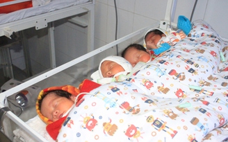 Ca sinh 4 hy hữu ở Hà Nội: Các cháu bé đã xuất viện