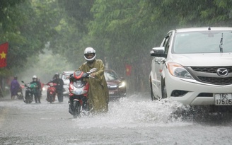 Hải Phòng ngập lụt diện rộng sau cơn mưa to kéo dài