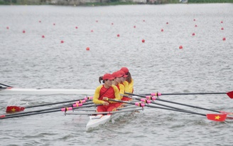 Rowing nữ Việt Nam 'vô đối' ngày đầu ra quân tại SEA Games 31