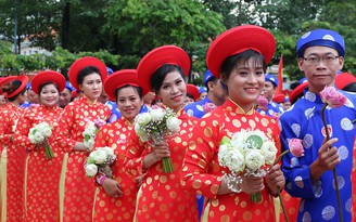 'Mặc áo cưới, tôi hạnh phúc vô bờ'