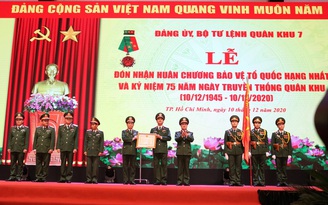 Quân khu 7 nhận Huân chương Bảo vệ Tổ quốc hạng nhất