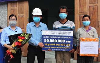 Công ty Điện lực Phú Yên bàn giao nhà tình nghĩa cho hộ nghèo