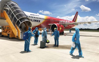 Mỗi ngày một chuyến bay cứu trợ, Vietjet đưa gần 2.000 đồng bào về nước