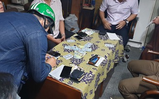 Bắt giữ 'ổ bạc' trong quán bida ở trung tâm Sài Gòn