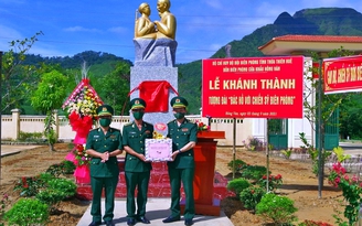 Thừa Thiên - Huế: Khánh thành tượng đài Bác Hồ với chiến sĩ Biên phòng
