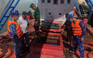 Bà Rịa - Vũng Tàu: Cảnh sát biển bắt giữ tàu chở 85.000 lít dầu DO không rõ nguồn gốc