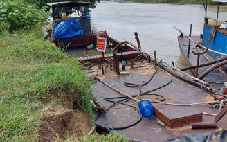 Tháo dỡ hàng loạt máy hút cát trên sông La Ngà