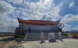 Bà Rịa-Vũng Tàu: Cảng quốc tế Mỹ Xuân tháo dỡ đền thờ xây dựng không phép