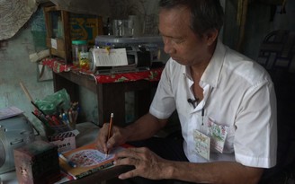 2.000 đồng mua được gì ở Sài Gòn?: Bịch đậu phộng handmade của 'người đặc biệt'