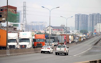 Hàng ngàn xe contanier tại TP.HCM sắp không có bãi đậu