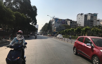 Hậu Noel, đường phố TP.HCM thoáng...lạ!