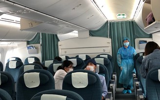 Chuyến bay đón 12 công dân Việt 'mắc kẹt' tại Nhật về nước