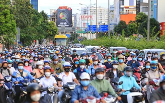 Giảm ùn tắc giao thông: Loại xe máy lo kẹt xe hơi