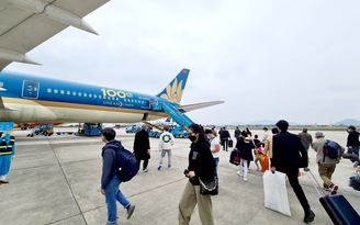 Hành khách đi tàu hỏa, máy bay bị hủy vì bão Noru có được hoàn vé?