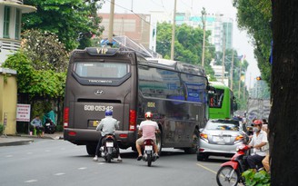 Ngày đầu bị 'cấm cửa', phát hiện xe giường nằm lén chạy vào nội đô TP.HCM